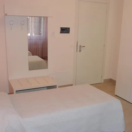 拉佩尔拉住宿加早餐旅馆