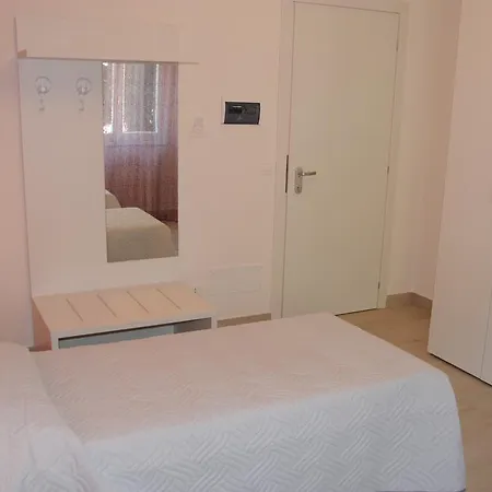 拉佩尔拉住宿加早餐旅馆 招待所